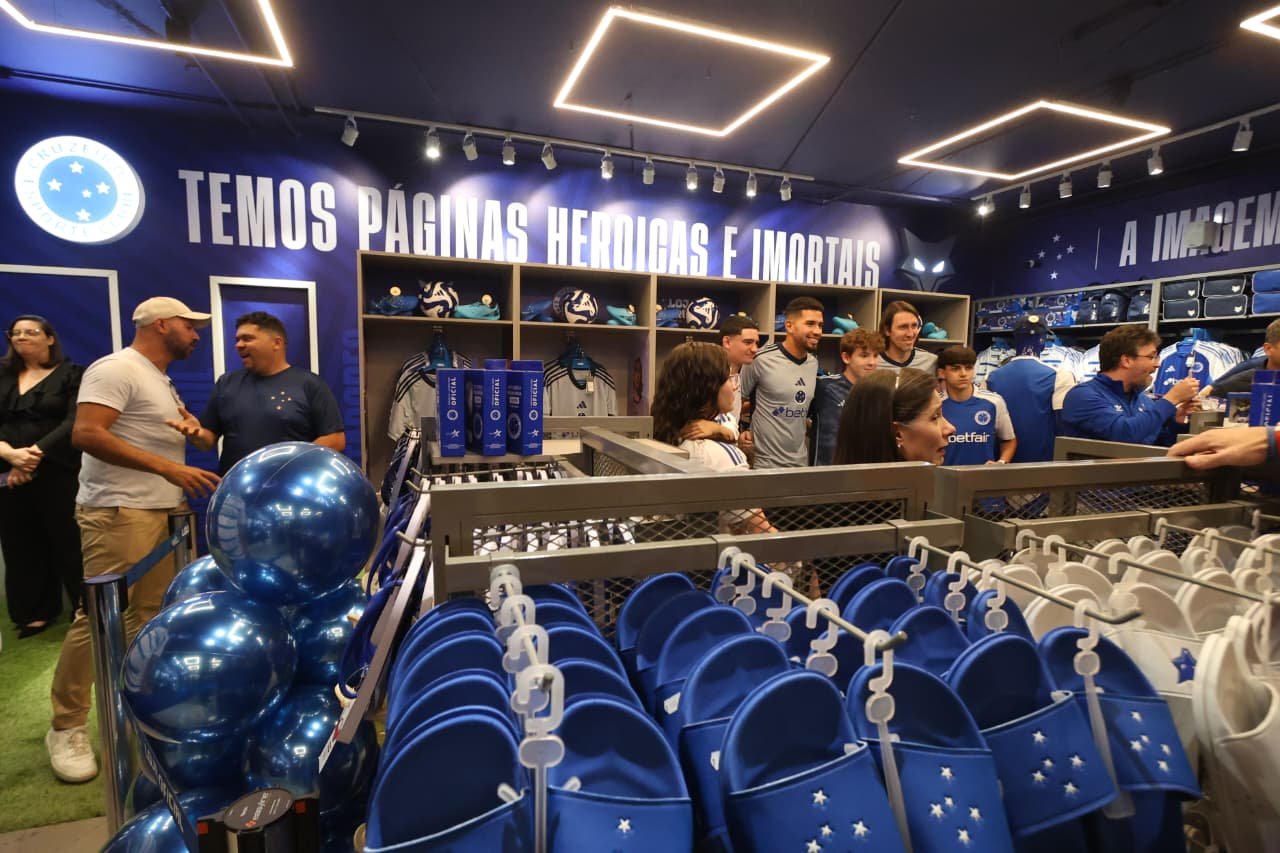 Fotos da loja oficial do Cruzeiro no Mineirão