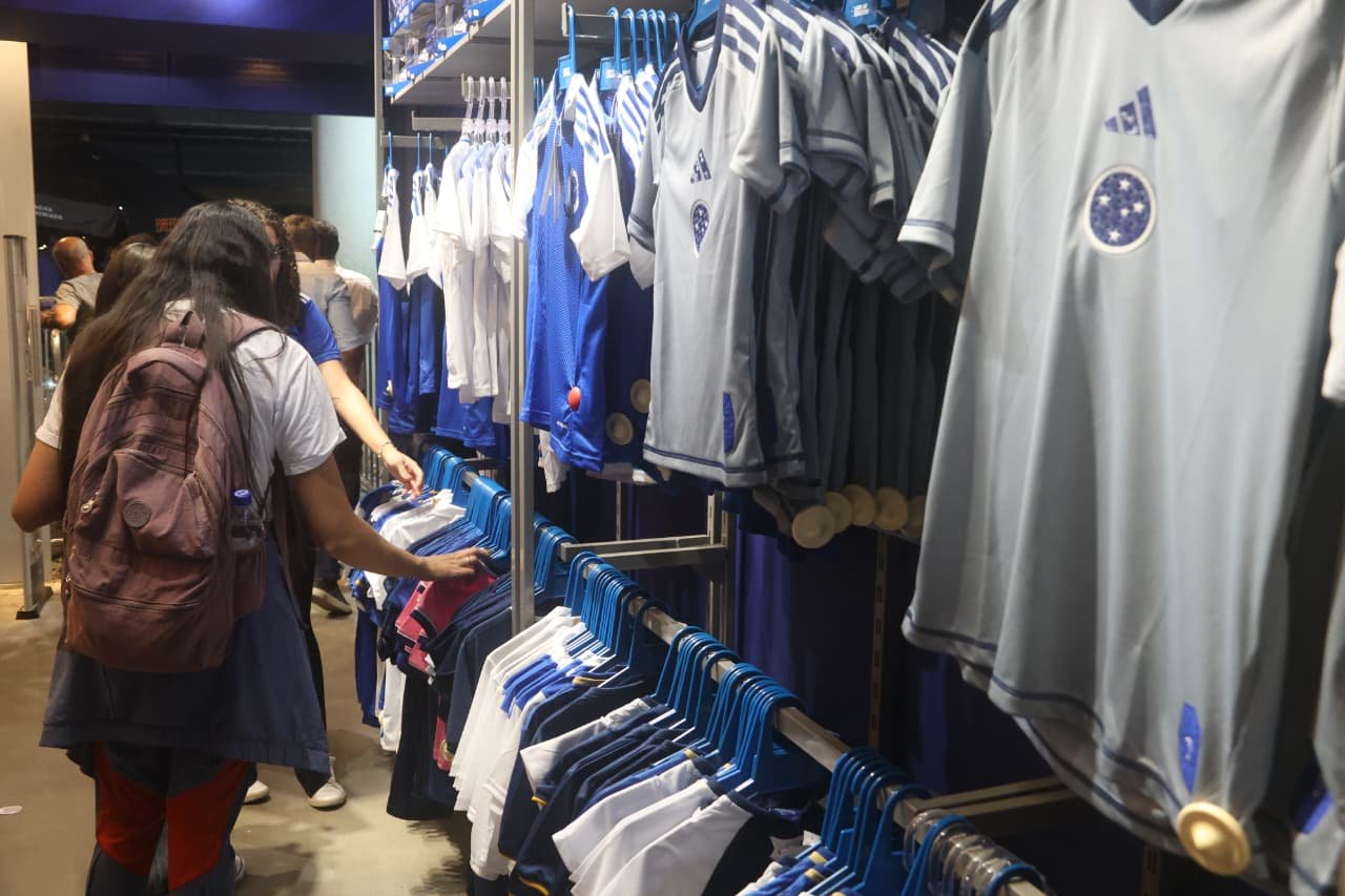 Fotos da loja oficial do Cruzeiro no Mineirão