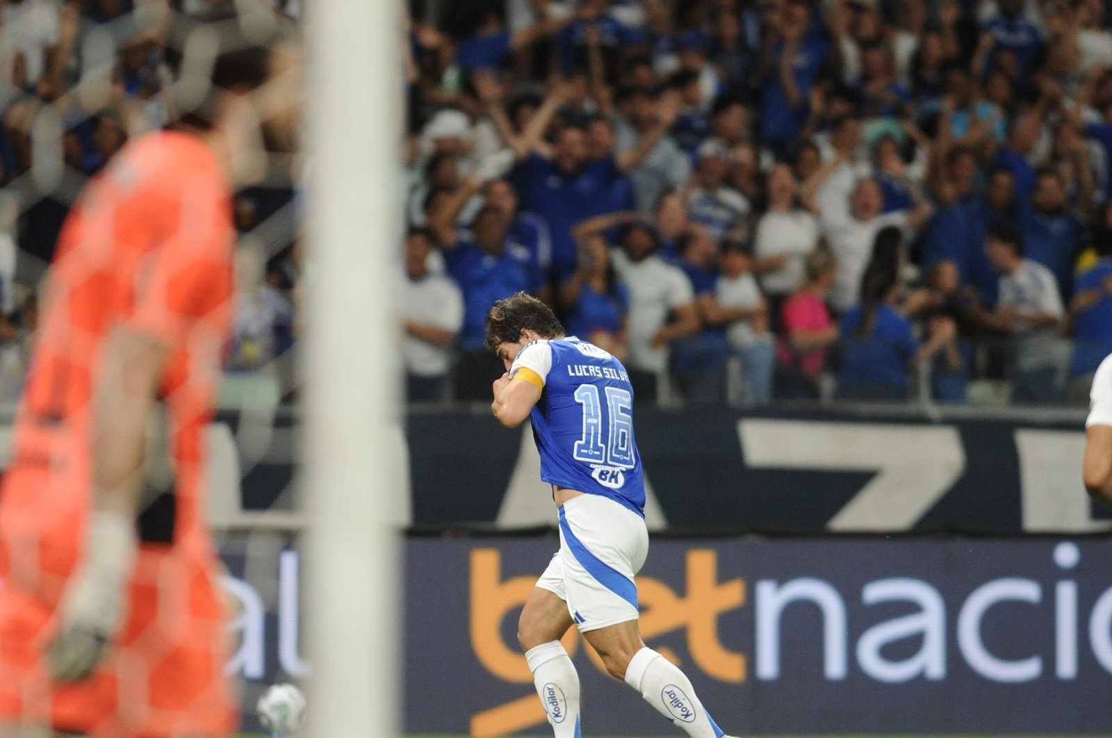 Lucas Silva comemora gol do Cruzeiro contra Bragantino (foto: Alexandre Guzanshe/EM/D.A Press)
