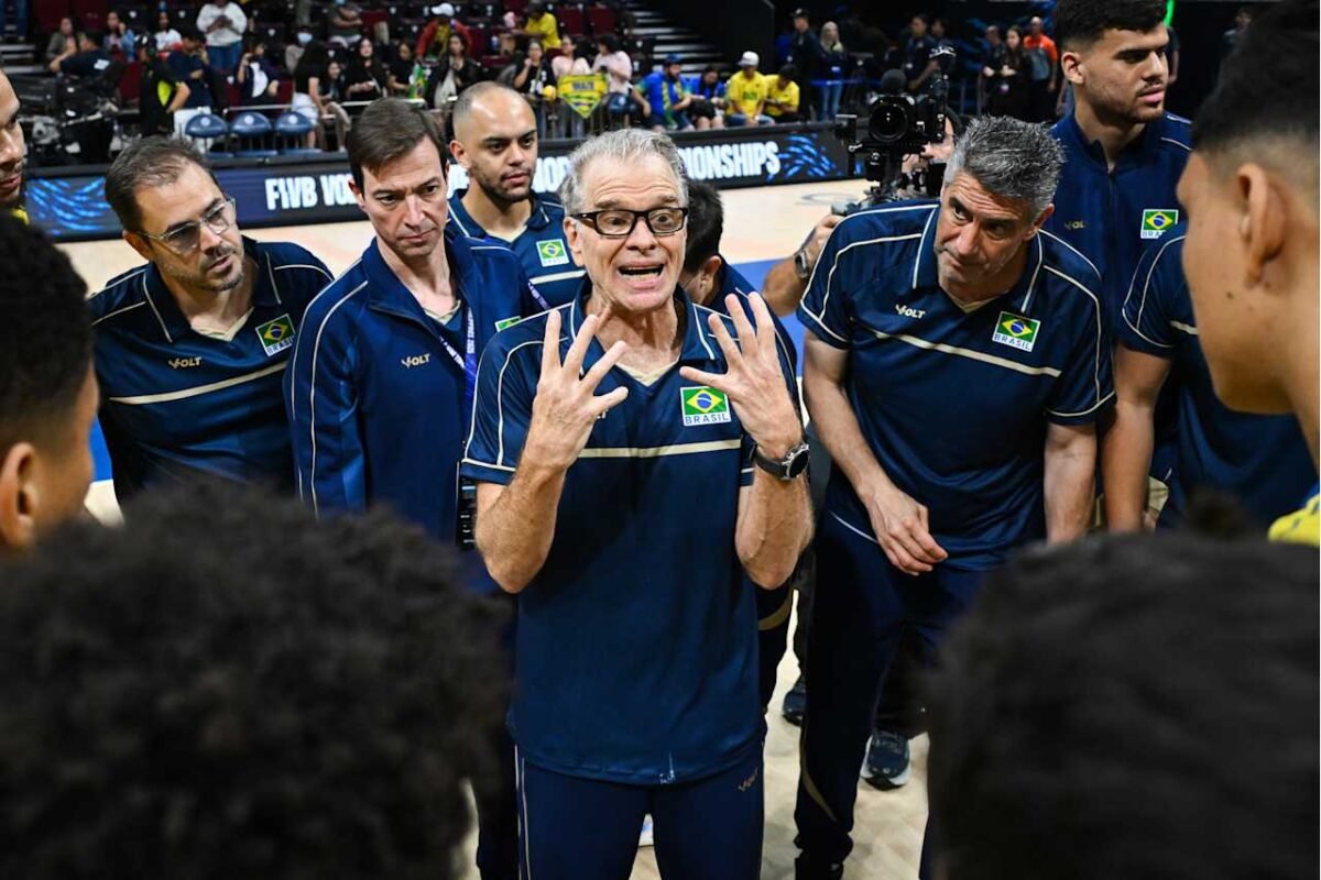 Bernardinho, técnico da Seleção Brasileira Masculina de Vôlei (foto: Divulgação/FIVB)