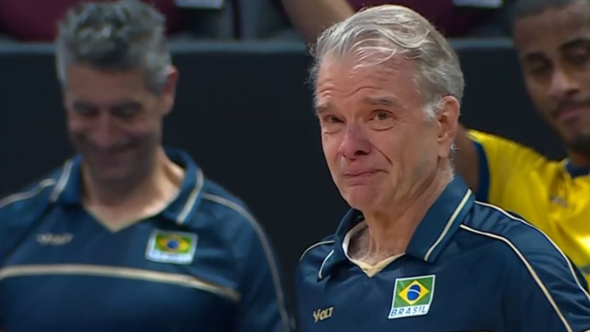 Bernardinho chora antes de Brasil x Sérvia (foto: Reprodução/Sportv2)