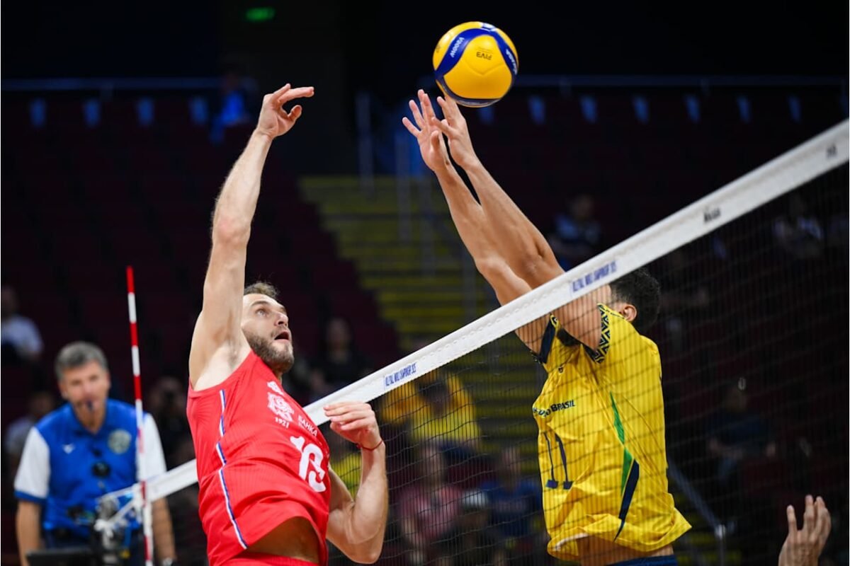 Brasil foi atropelado pela Sérvia e está ameaçado de eliminação no Mundial Masculino de Vôlei (foto: Divulgação/FIVB)