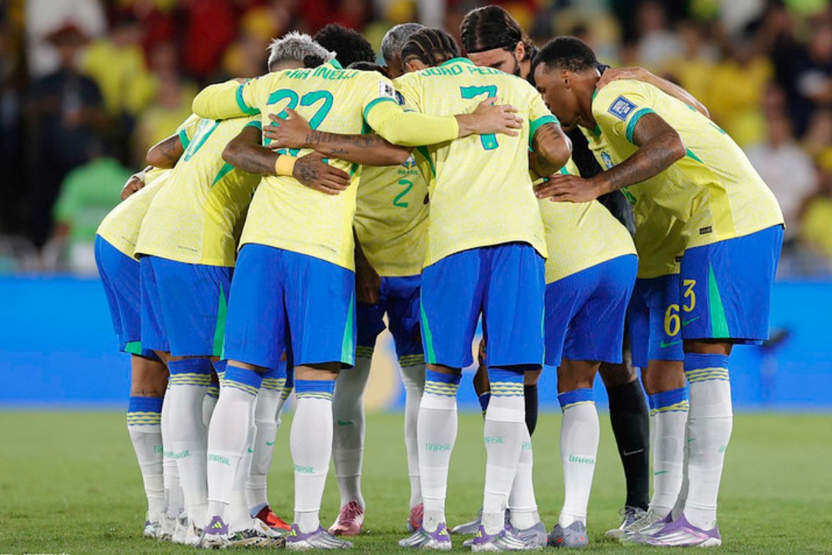 Jogadores do Brasil reunidos antes do jogo contra o Chile (foto: Rafael Ribeiro/CBF)