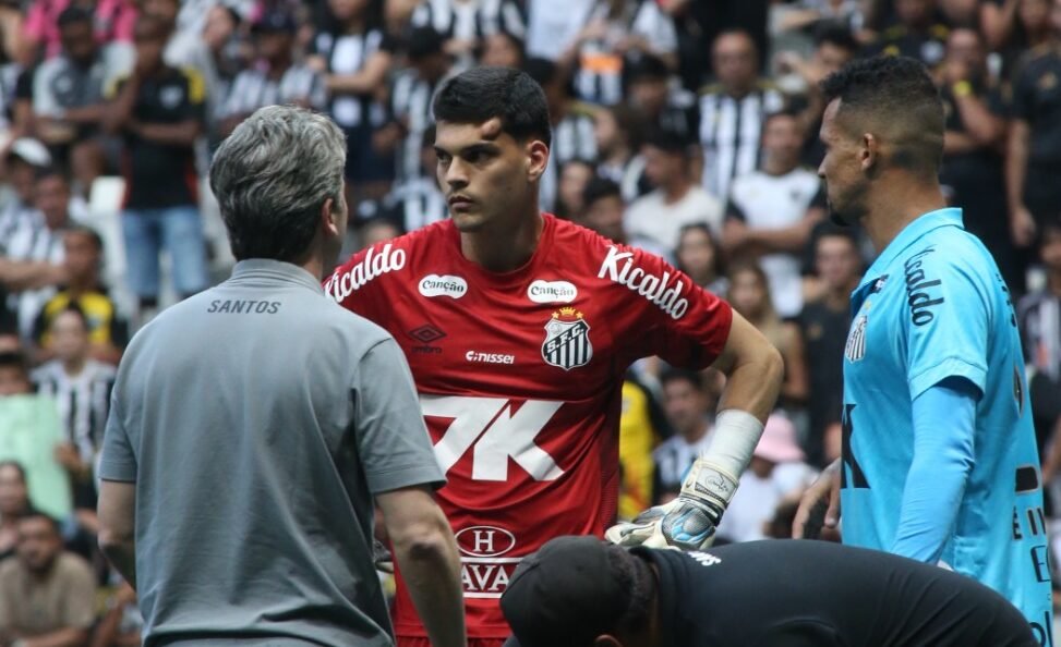 Goleiro Gabriel Brazão, do Santos (foto: Edésio Ferreira/EM/D.A Press)