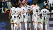 Jogadores da Juventus comemoram gol sobre a Inter de Milão (foto: MARCO BERTORELLO / AFP)