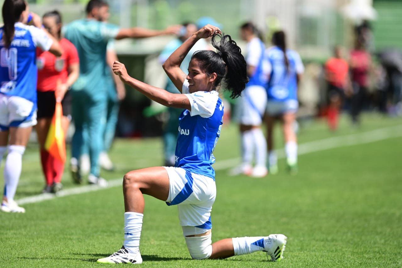 Marília comemorando gol pelo Cruzerio na final do Brasileiro Feminino (foto: Leandro Couri/EM/D.A Press)