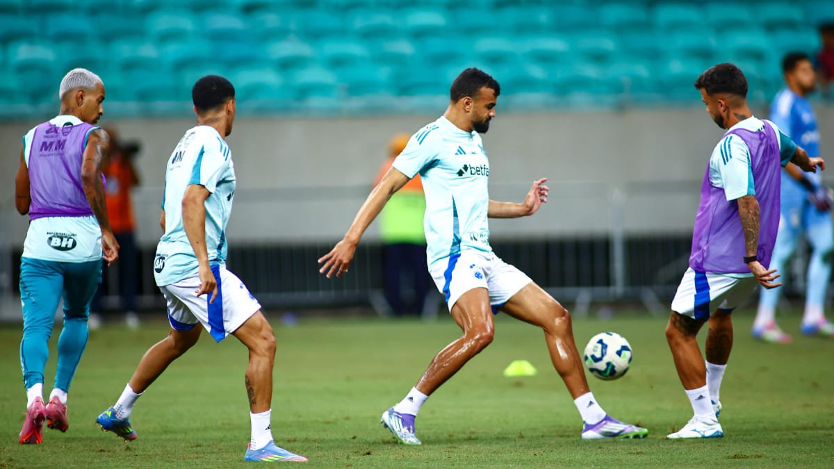 Jogados do Cruzeiro em aquecimento antes de confronto com o Bahia, pelo Brasileiro (foto: Mauricio Simões/Cruzeiro)