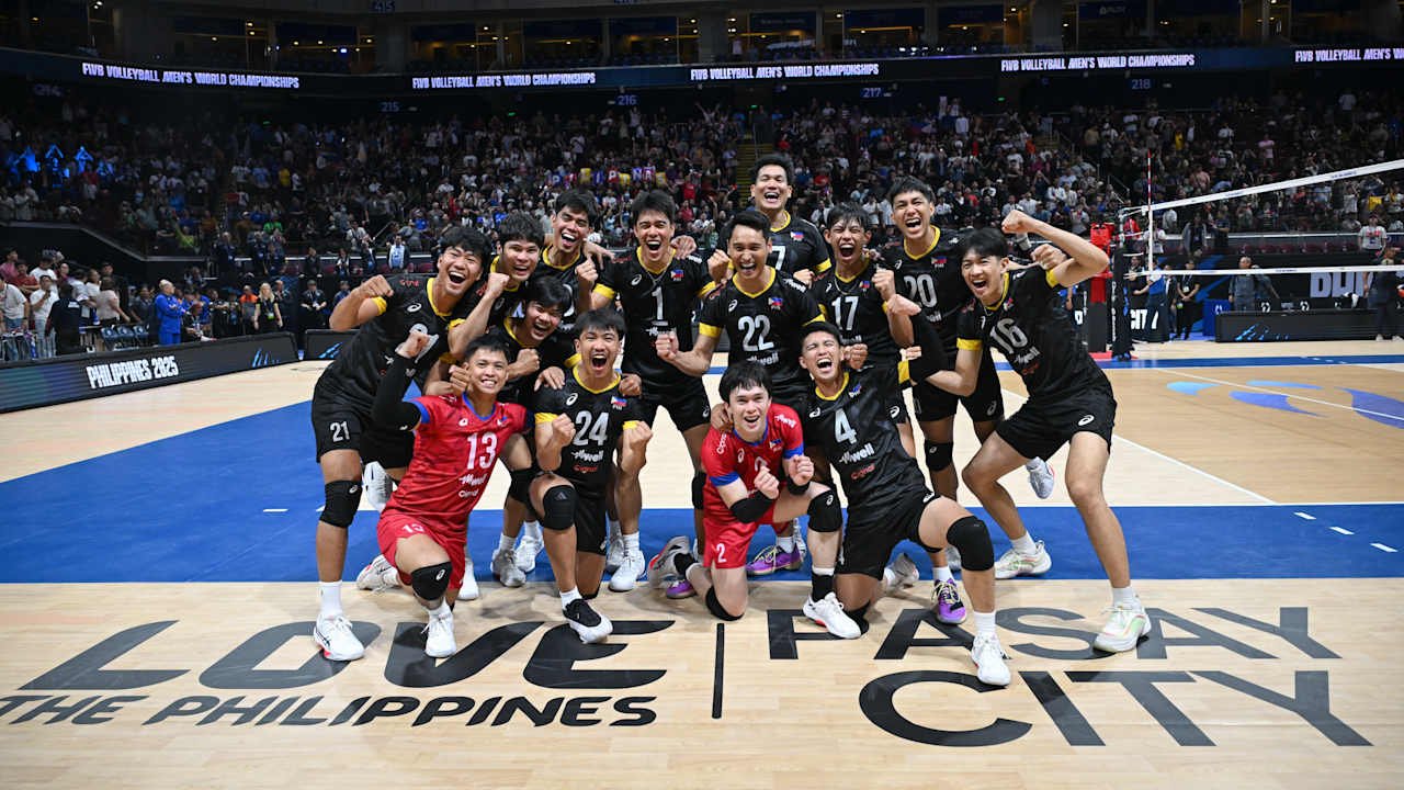 Jogadores das Filipinas comemoram vitória no Mundial Masculino de Vôlei (foto: Divulgação/FIVB)