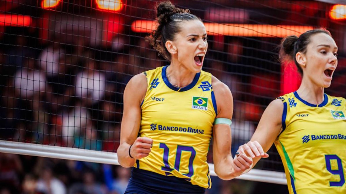 Gabi Guimarães comemora ponto pelo Brasil no Mundial Feminino de Vôlei (foto: Divulgação/FIVB)