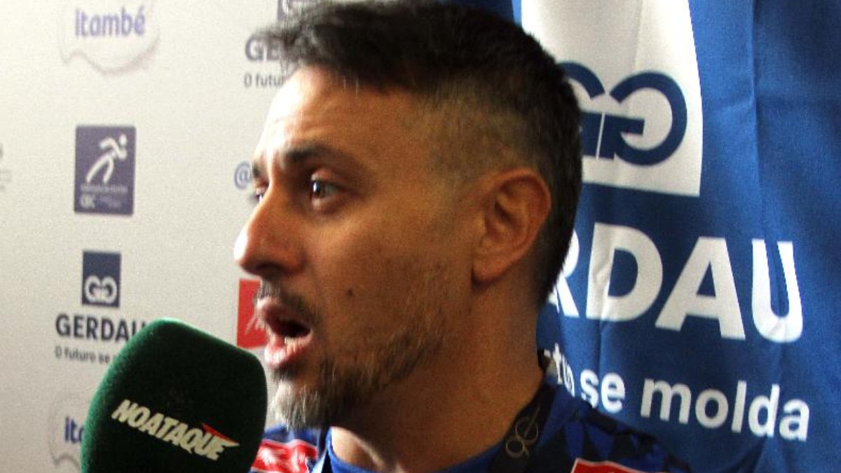 Lorenzo Pintus, técnico do time feminino de vôlei do Minas, em entrevista ao No Ataque (foto: Jair Amaral/EM/D.A Press)