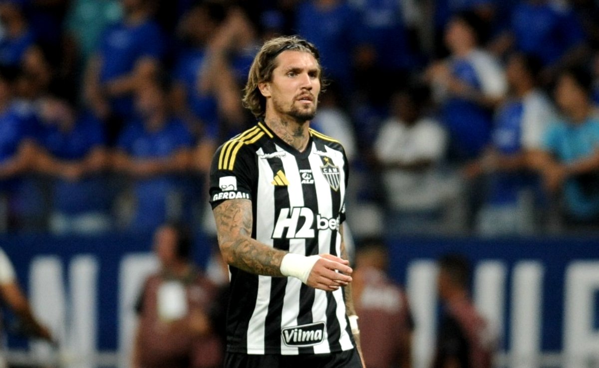 Lyanco em ação pelo Atlético durante clássico contra o Cruzeiro (foto: Alexandre Guzanshe/EM/D.A. Press)