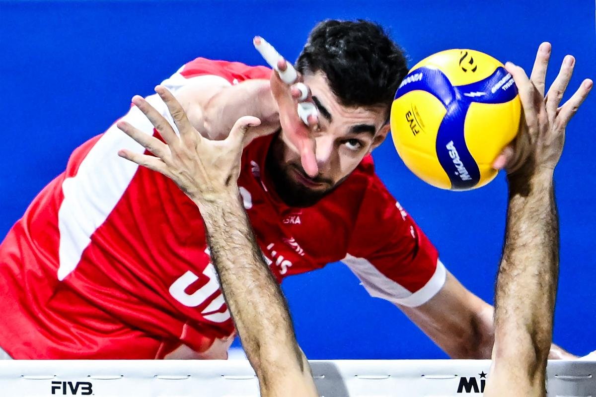 Kevin Sasak em ação pela Polônia no Mundial Masculino de Vôlei (foto: SHERWIN VARDELEON/AFP)