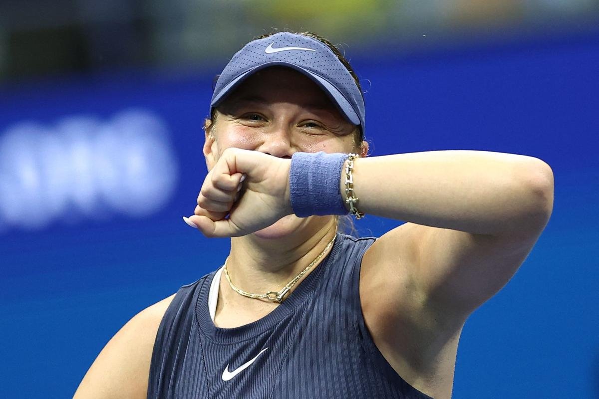 Amanda Anisimova avançou para as semifinais do US Open (foto: CHARLY TRIBALLEAU / AFP)