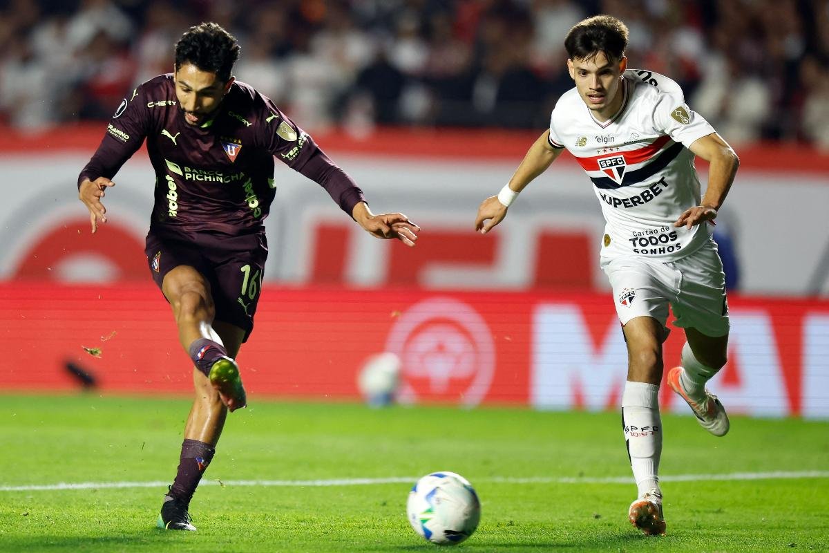 LDU venceu o São Paulo por 1 a 0 (foto: Miguel SCHINCARIOL / AFP)
