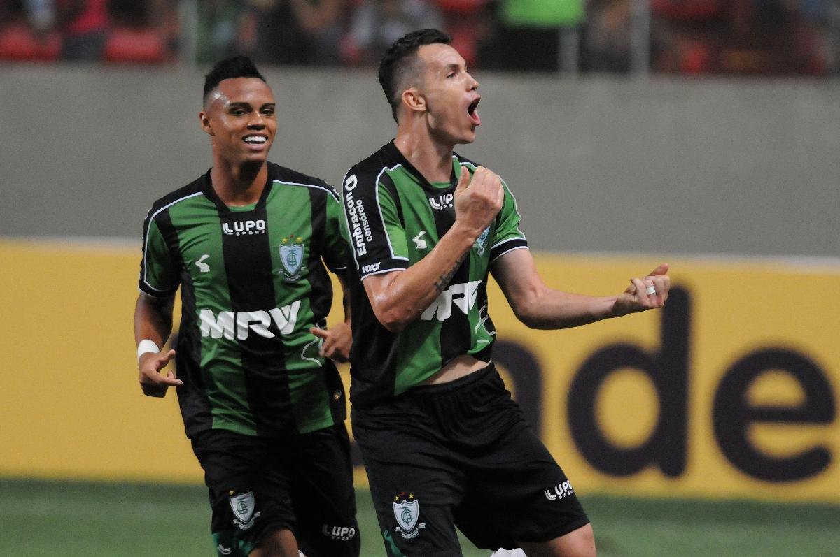 Marcelo Toscano marcou 14 gols na Série B de 2015 - (foto: Ramon Lisboa/EM/D.A Press)