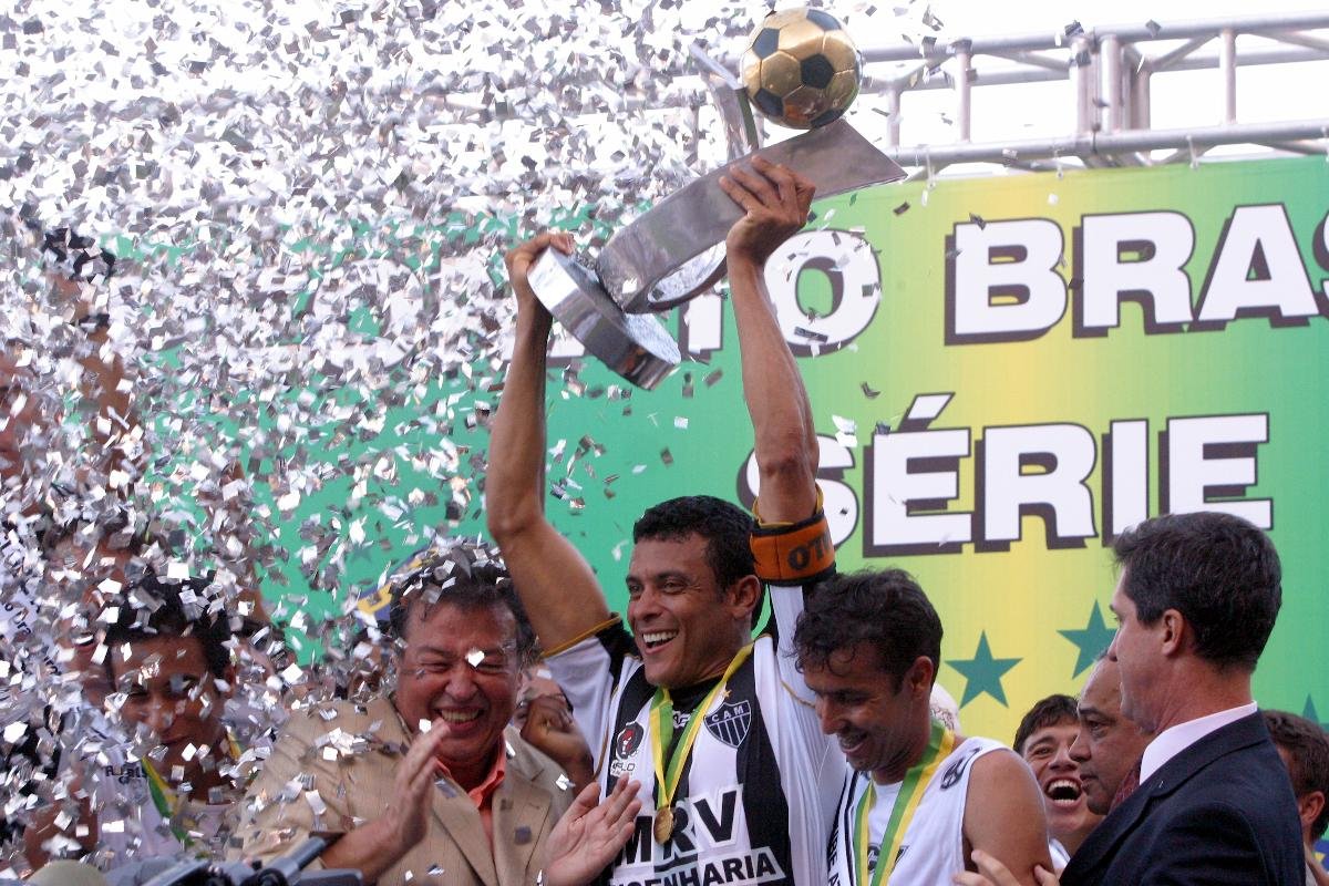Galo deu a volta por cima já em 2006 ao terminar a Série B na primeira posição