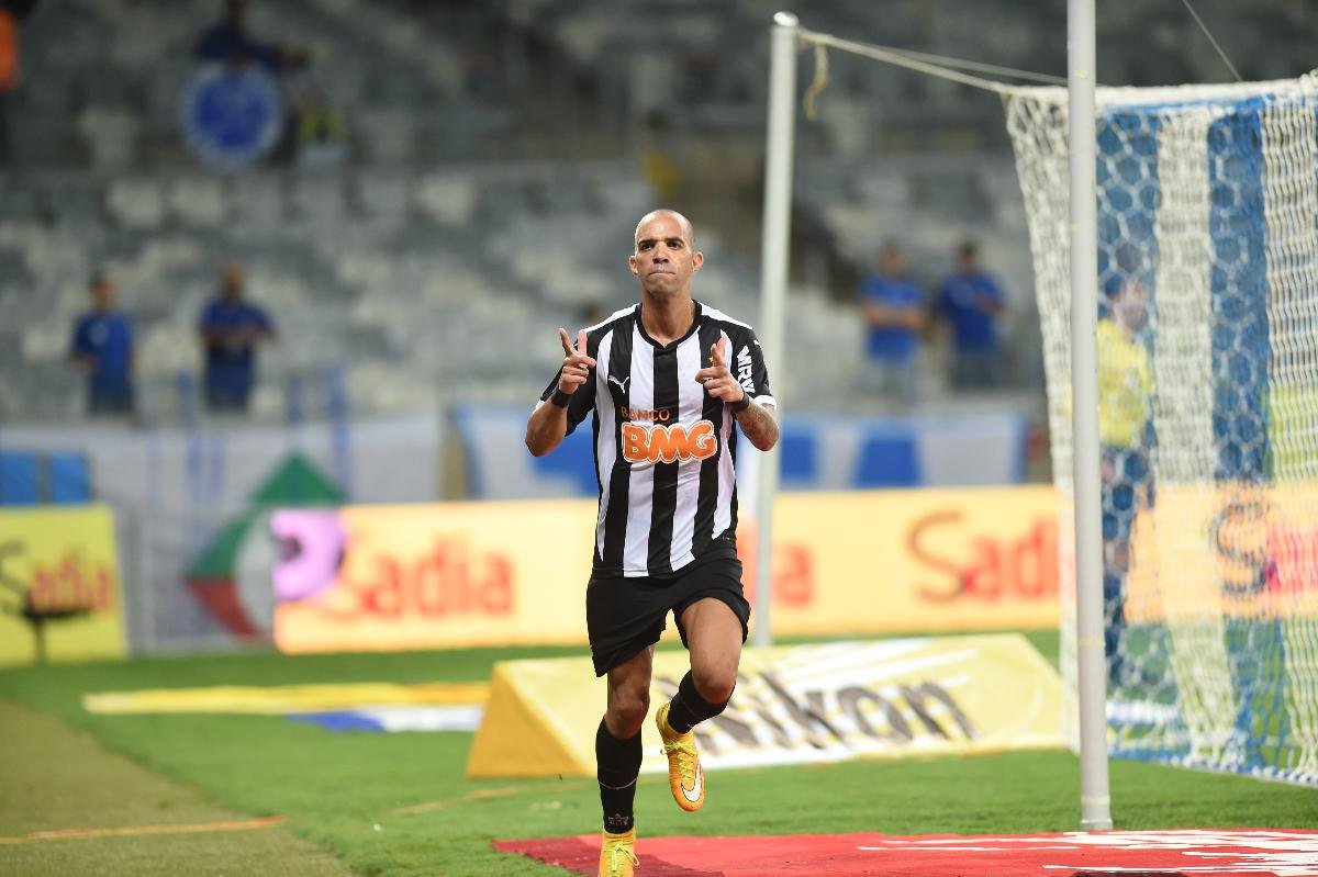 Tardelli festeja gol pelo Galo contra o Cruzeiro na final da Copa do Brasil de 2014