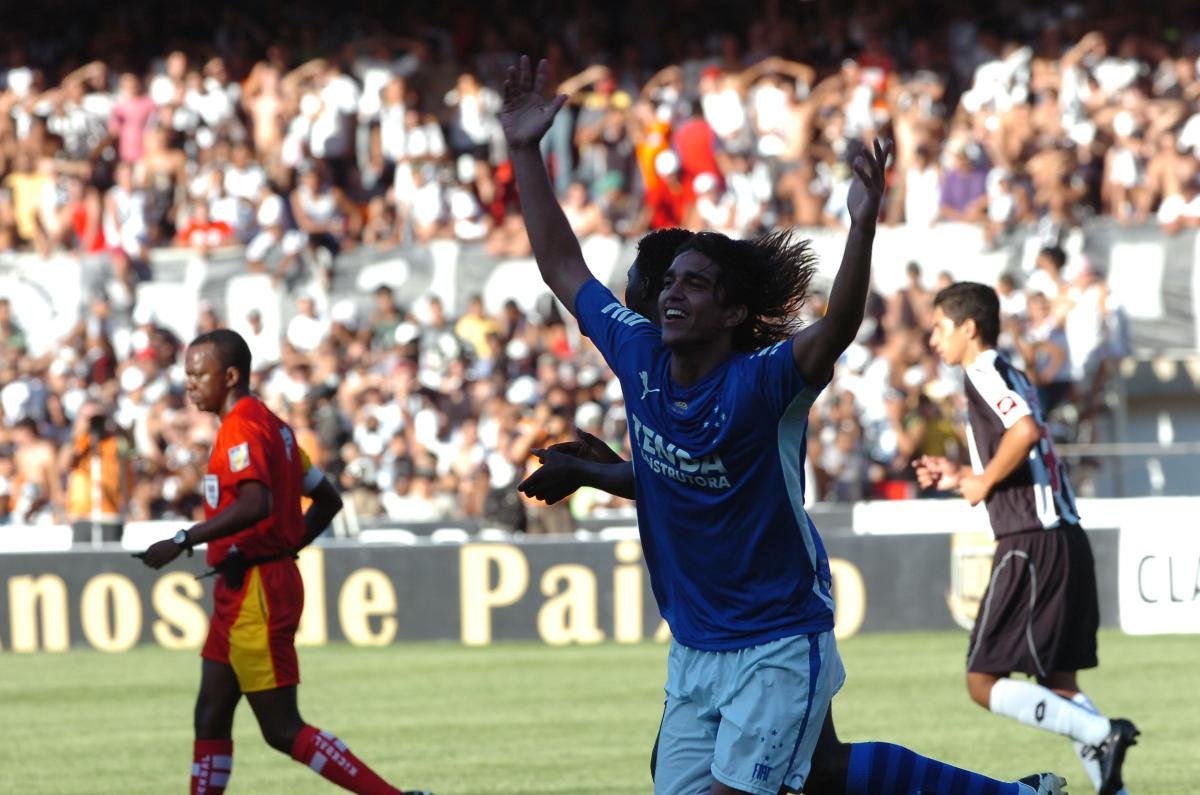 Em 2008, foi a vez de o Cruzeiro atropelar o Atlético na final do Campeonato Mineiro: 5 a 0