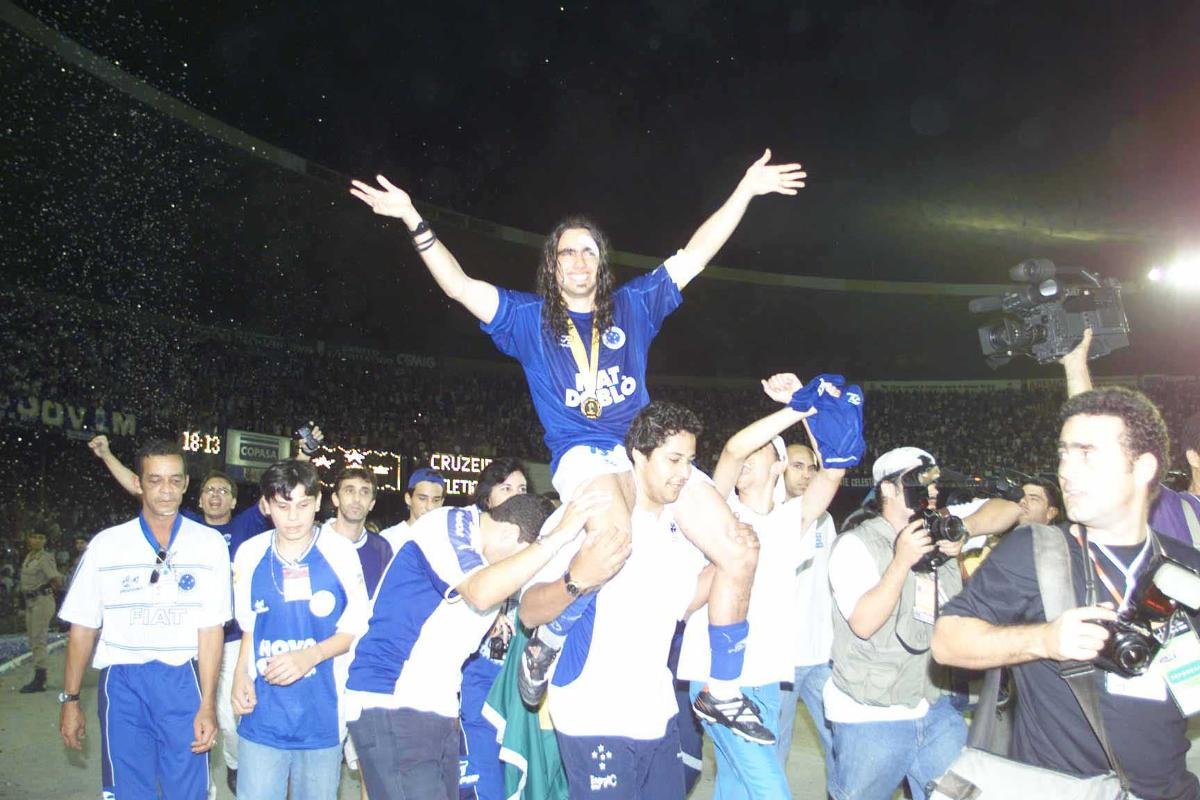 Cruzeiro venceu Athletico-PR por 1 a 0, no Mineirão, com gol de Sorín, que se despediu do clube para jogar na Lazio, da Itália