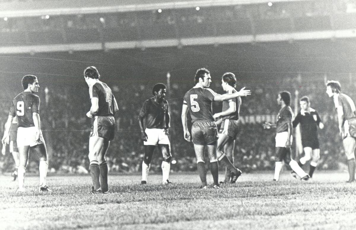 Cruzeiro e Bayern de Munique empataram por 0 a 0 no Mineirão pela final do Mundial de Clubes; alemães ficaram com o título em razão da vitória por 2 a 0 no primeiro jogo