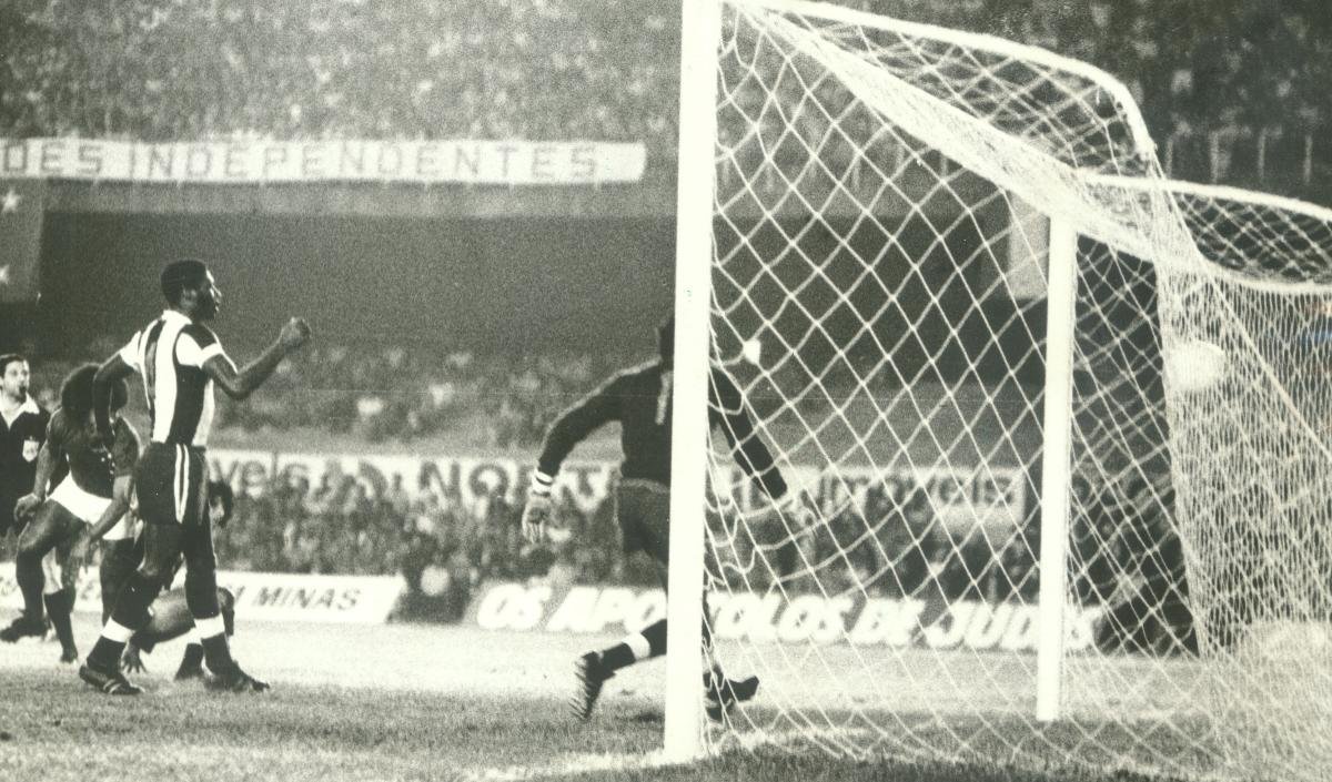 Cruzeiro 7 x 1 Alianza Lima (PER) pela Copa Libertadores de 1976