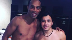 Ronaldinho Gaúcho e colombiano Sherman Cárdenas - Crédito: 