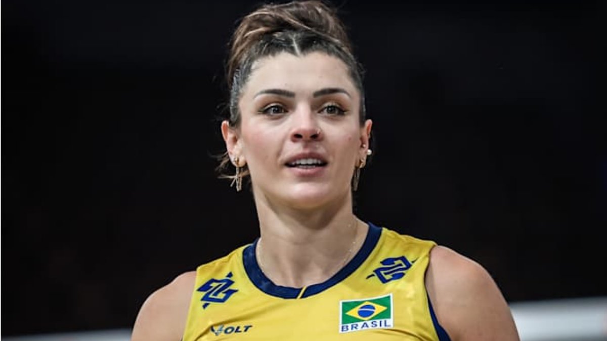 Rosamaria em partida pela Seleção Brasileira Feminina de Vôlei (foto: FIVB/Divulgação)