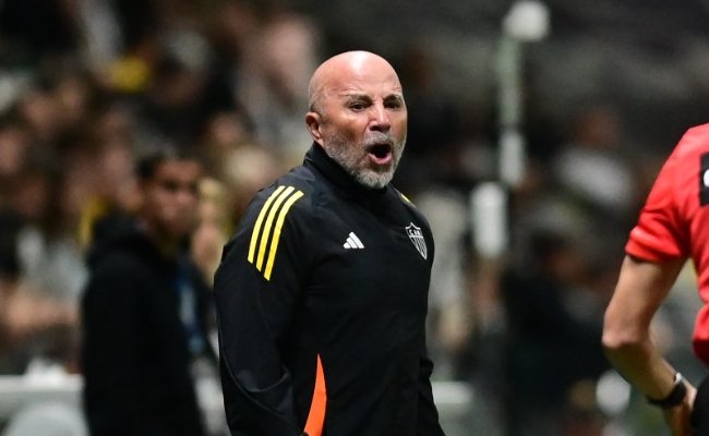 Sampaoli durante duelo entre Atlético e Mirassol na Arena MRV (foto: Leandro Couri/EM/D.A. Press)