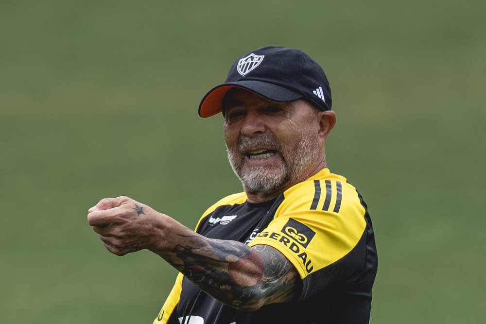 Sampaoli durante treino do Atlético (foto: Pedro Souza/Atlético)