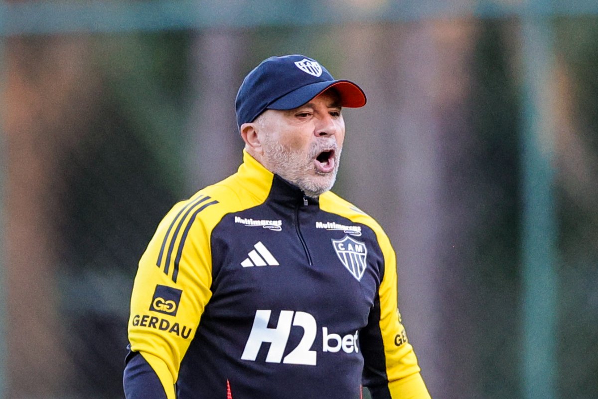 Sampaoli durante treino do Atlético na Cidade do Galo (foto: Paulo Henrique França/Atlético)