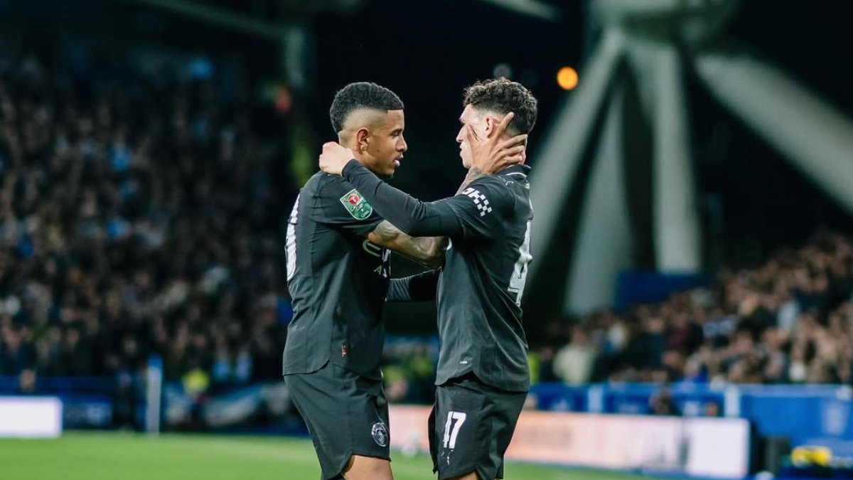 Savinho e Foden comemoram gol do City (foto: Divulgação/Manchester City)