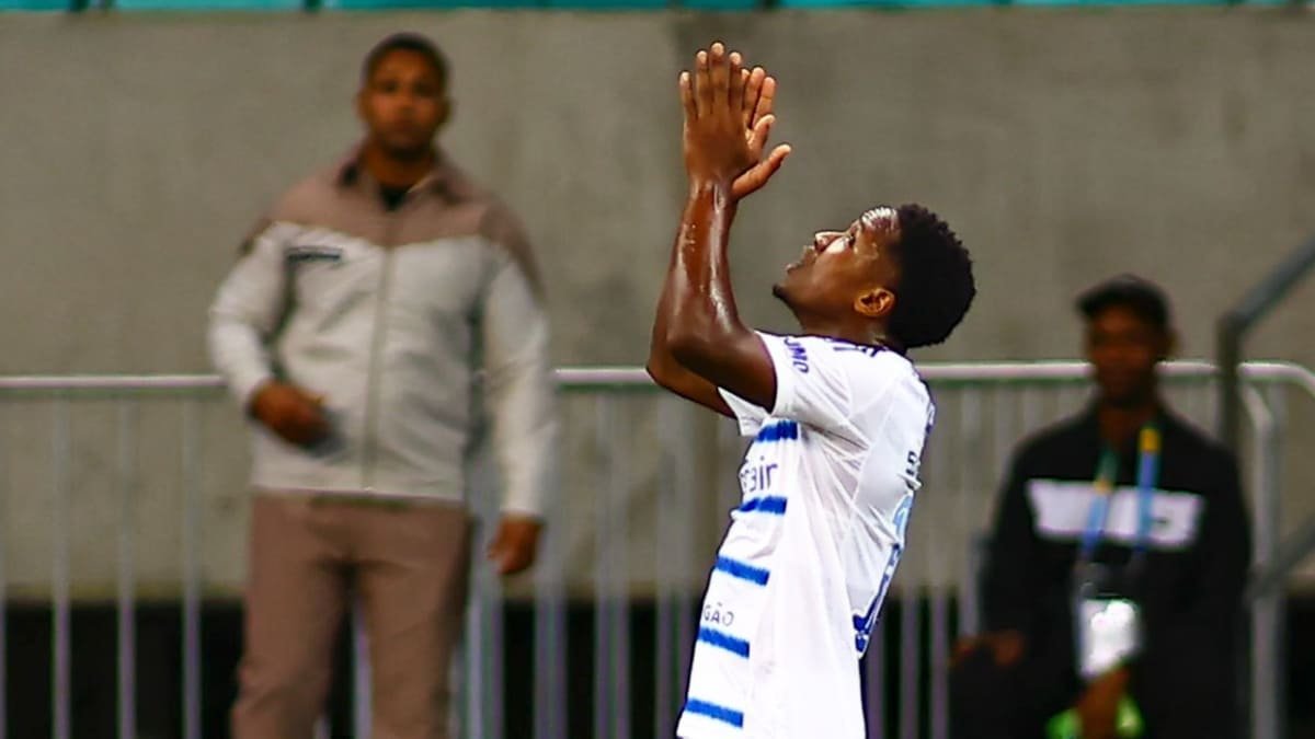 Atacante Luis Sinisterra marcou o primeiro gol pelo Cruzeiro na vitória por 2 a 1 sobre o Bahia, pelo Brasileiro (foto: Mauricio Simões/Cruzeiro)