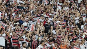 Torcedores do Santa Cruz - Crédito: 