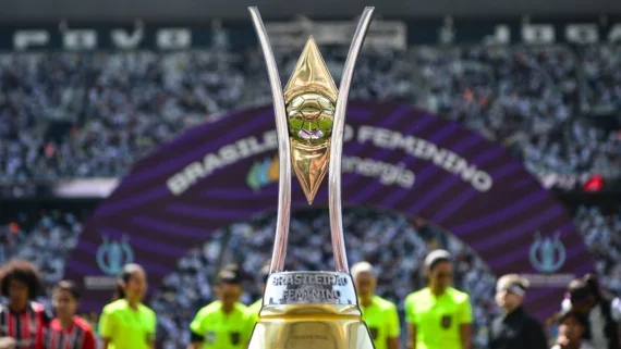 Troféu do Brasileirão Feminino (foto: Mauro Horita/CBF)