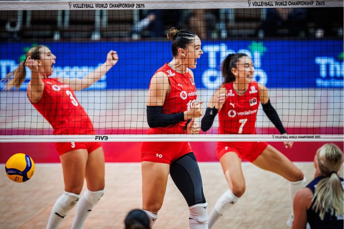 Turquia comemora ponto sobre EUA no Mundial Feminino de Vôlei (foto: Divulgação/FIVB)