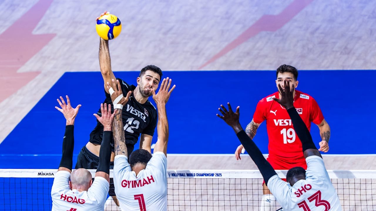 Lance do jogo entre Turquia e Canadá no Mundial Masculino de Vôlei (foto: Divulgação/FIVB)