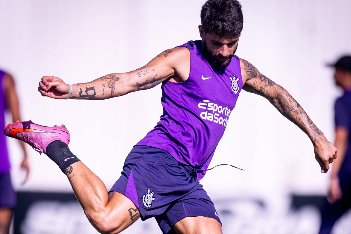 Yuri Alberto treina em reapresentação do Corinthians e se aproxima de retorno