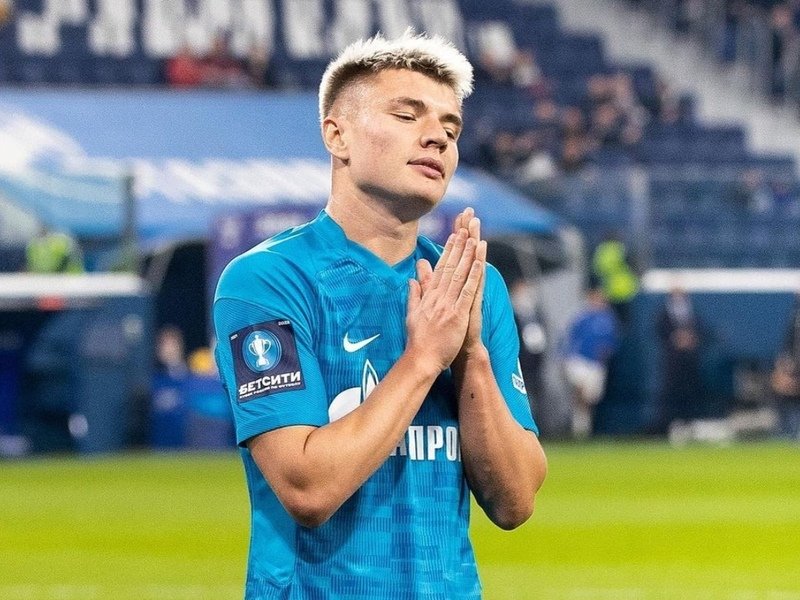 Companheiro de ex-lateral do Atlético escapa por pouco de sequestro; veja vídeo