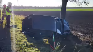 Carro acidentado levava três jogadores brasileiros - Crédito: 