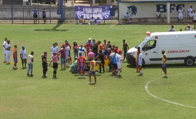 Felipe teve mal súbito em jogo de várzea, disputado em Brumadinho (foto: Reprodução/Rádio Regional FM)