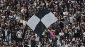 Torcedores do Botafogo no Estádio Nilton Santos - Crédito: 