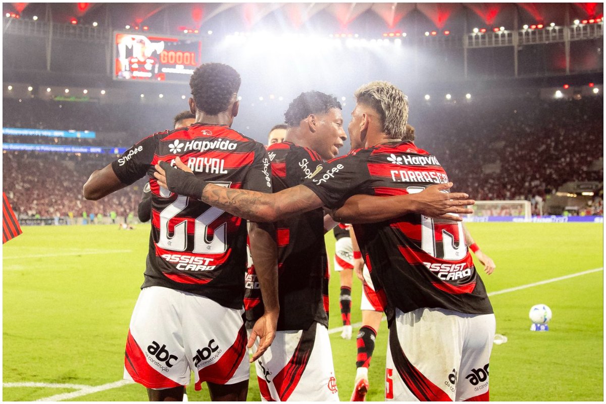 Atletas do Flamengo comemorando gol (foto: Divulgação/Flamengo)