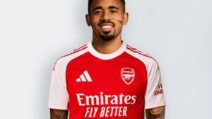 Gabriel Jesus pelo Arsenal (Foto: Divulgação/Site Oficial Arsenal) - Crédito: 