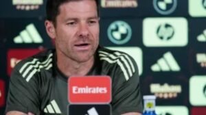 Xabi Alonso em coletiva - Crédito: 