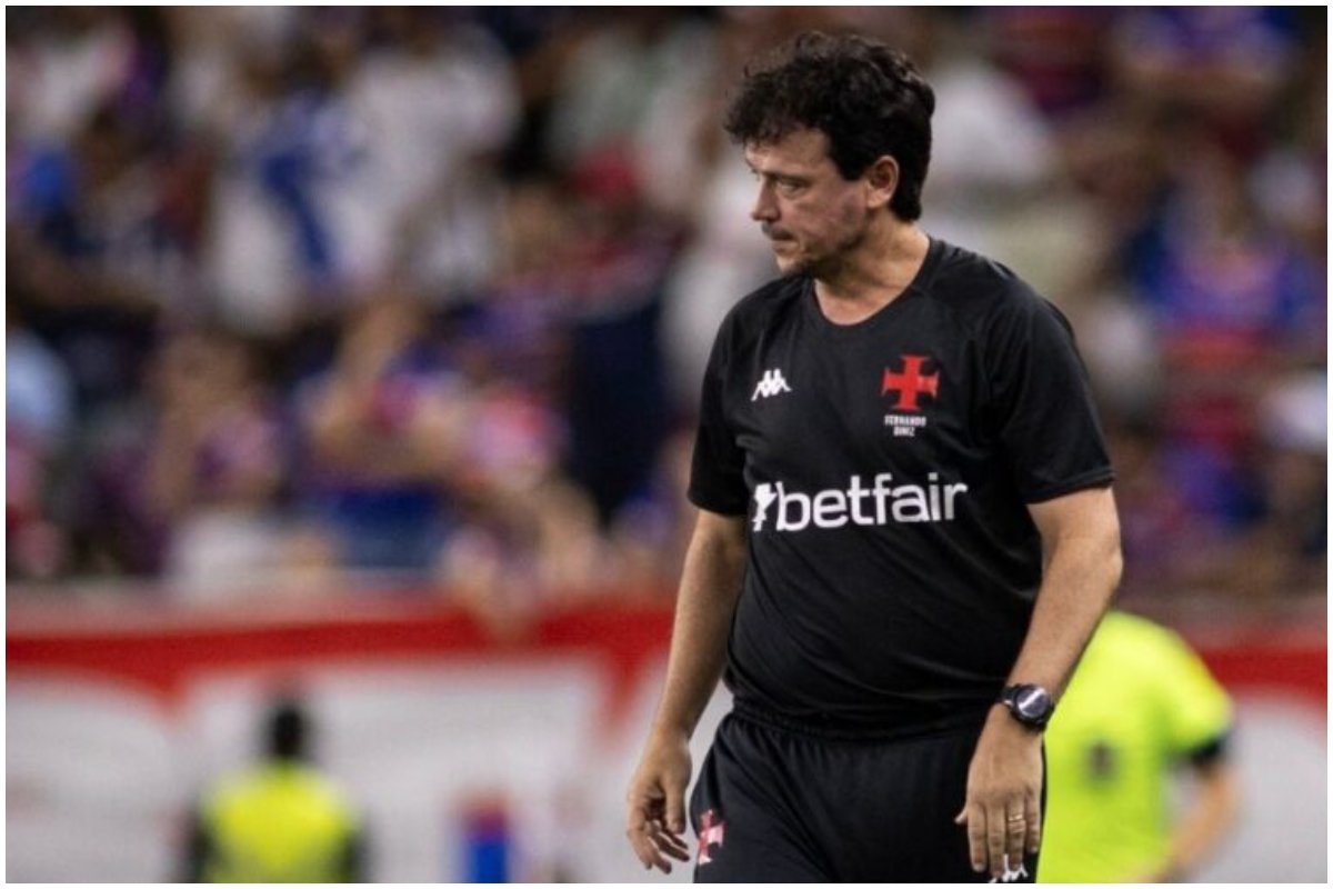 Técnico do Vasco da Gama Fernando Diniz na beira de campo (foto: Divulgação/Vasco da Gama)