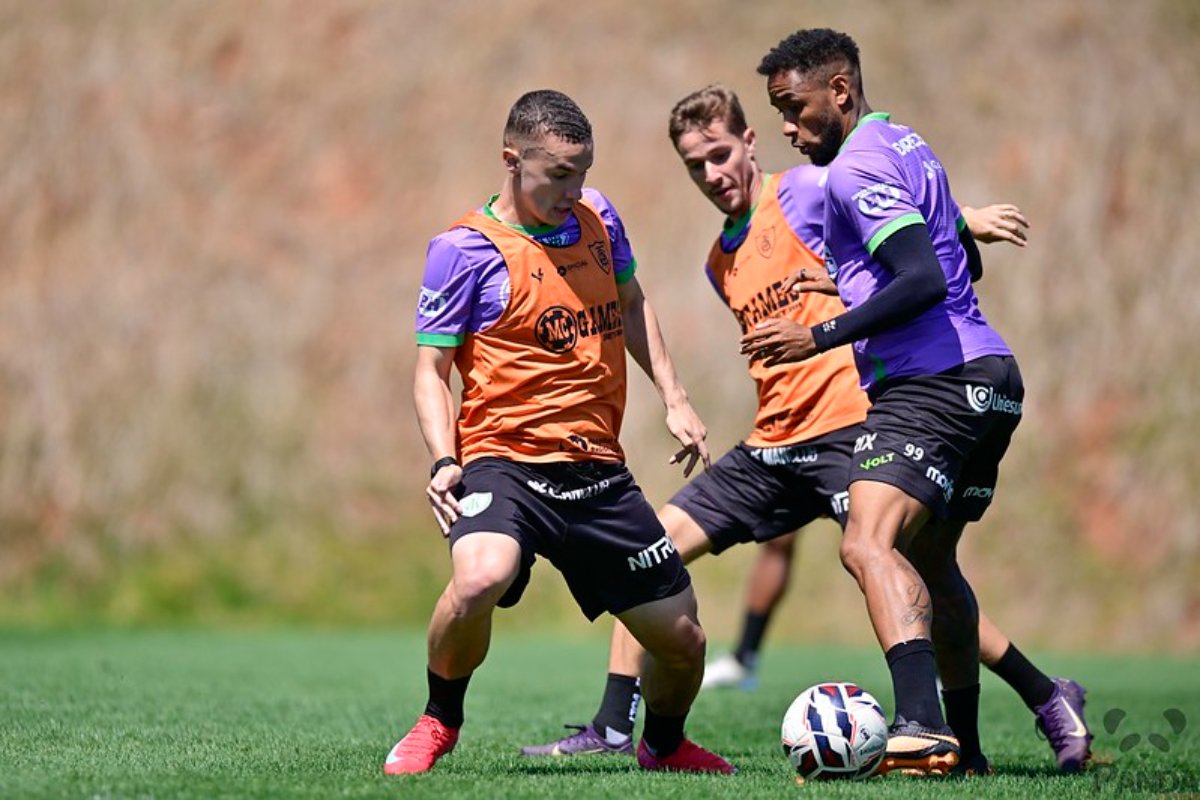 América em treino antes de jogo pela Série B (foto: Mourão Panda/América)