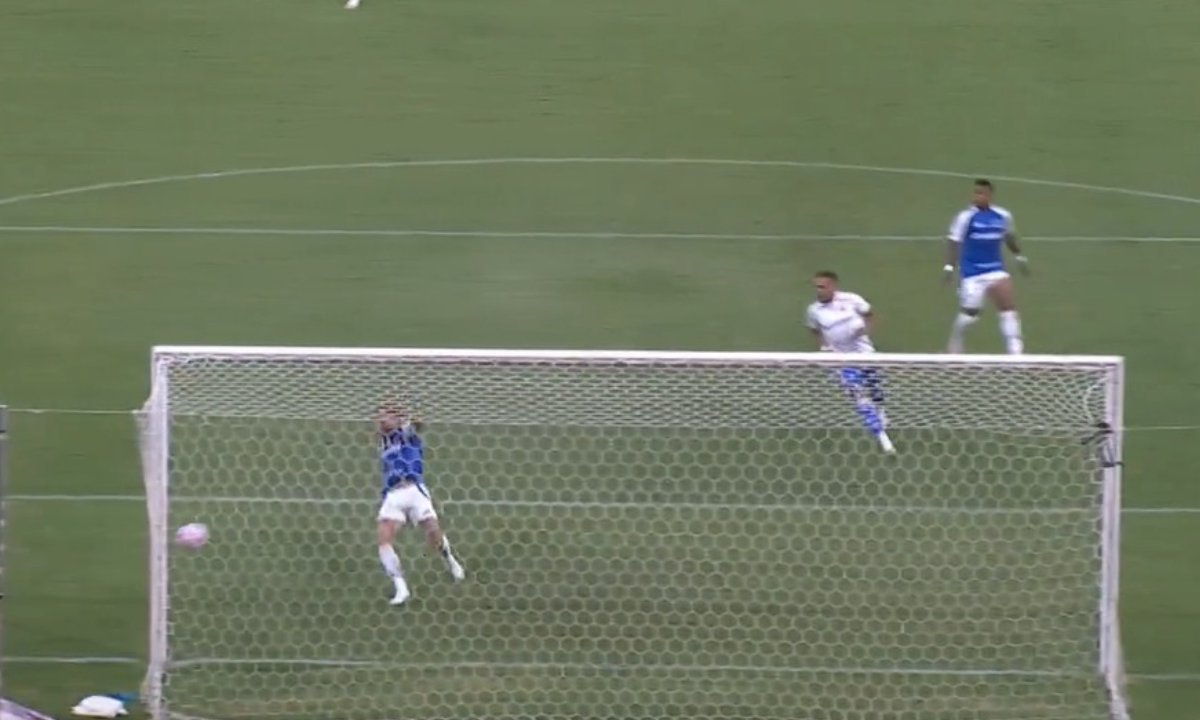 Gabigol perdeu gol sem goleiro (foto: Reprodução)