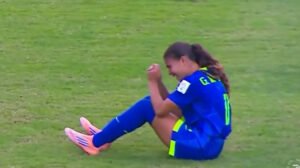 Giovanna Waksman chorando após se lesionar - Crédito: 