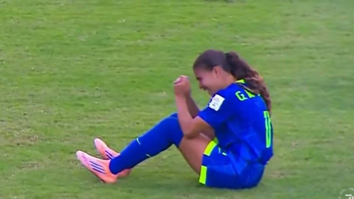 Giovanna Waksman chorando após se lesionar (foto: Reprodução Cazé TV)