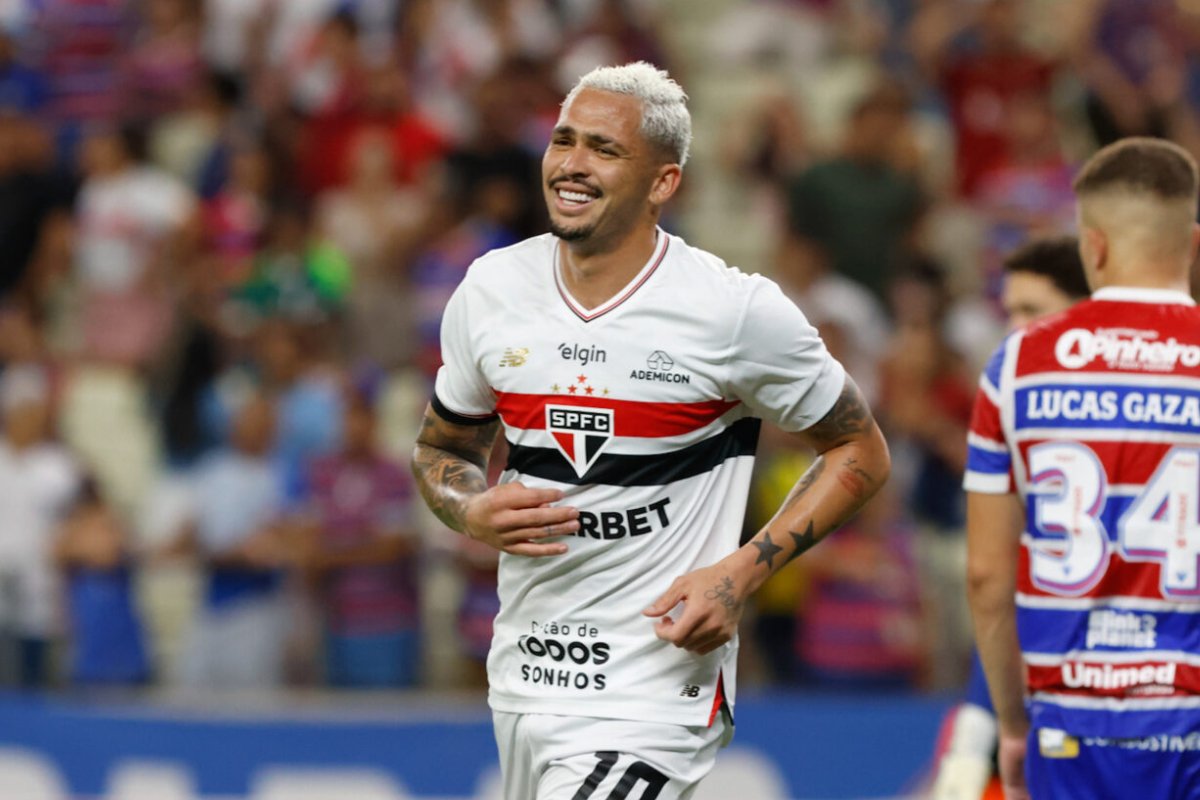 Luciano comemora gol pelo São Paulo (foto: Divulgação/São Paulo)